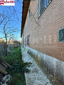 Foto Appartamento a Asciano di 210 m² con 9 locali in vendita