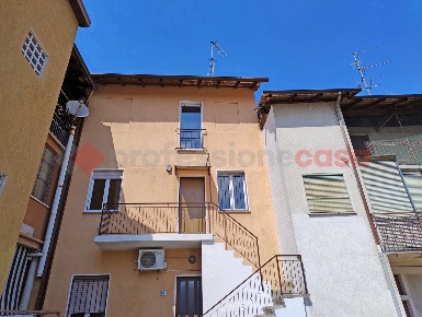 Foto Appartamento in Orgoglia, Borgo Ticino di 86 m² con 3 locali