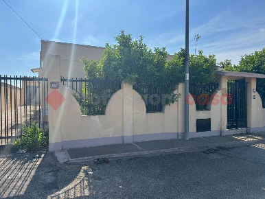 Foto Villa singola in Via Aldo Moro 33, Avetrana di 130 m² con 4 locali