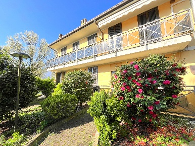 Foto Appartamento a Santo Stefano Ticino di 120 m² con 5 locali in vendita