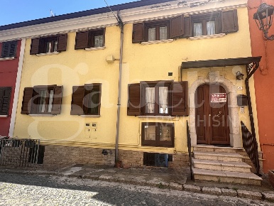 Foto Appartamento in Via Corso Belvedere 26, Montemiletto di 320 m²