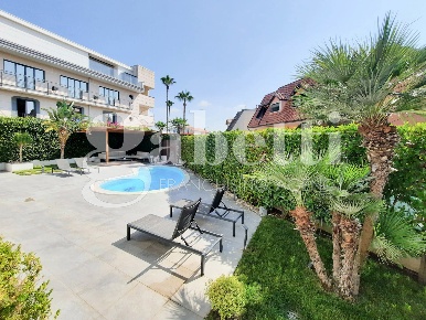 Foto Villa bifamiliare in Via DOMITIANA 75, Giugliano in Campania di 248 m²