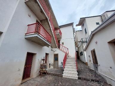 Foto Appartamento in Via Montenero 6, Campli di 70 m² con 3 locali