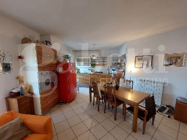 Foto Appartamento in Via 1Â° Maggio 10, Sant'Omero di 107 m² con 4 locali