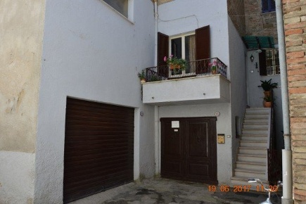 Foto Villa a schiera in Via Sant'Angelo 37, Cannara di 315 m² con 6 locali