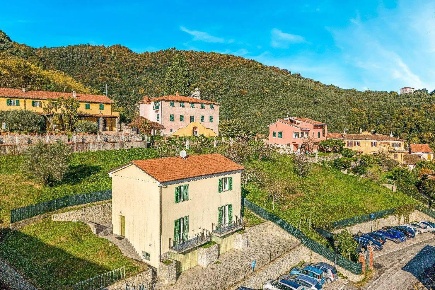 Foto Villa bifamiliare in colombo, Ameglia di 80 m² con 3 locali in vendita