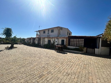 Foto Villa singola in torre salsa, Siculiana di 172 m² con 10 locali