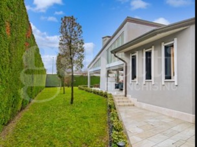Foto Villa singola in Via toscanini SNC, Villa Bartolomea di 340 m²