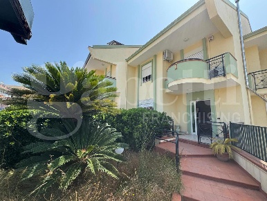 Foto Villa a schiera in Anna Frank, Pignataro Maggiore di 210 m² in vendita