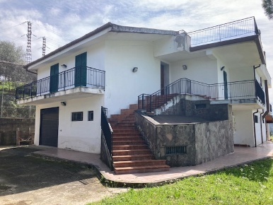 Foto Villa unifamiliare in LocalitÃ  Ariano 10, Olevano sul Tusciano