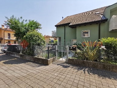 Foto Villa a schiera in Via Fabio Filzi 0, Sanguinetto di 130 m² in vendita