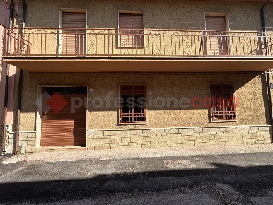 Foto Appartamento in Via G.Pascoli 12, Capistrello di 95 m² con 3 locali