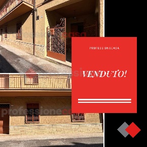 Foto Appartamento in Via G.Pascoli 12, Capistrello di 95 m² con 3 locali