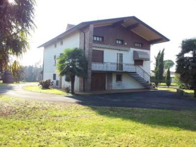 Foto Villa singola a Gaiarine di 266 m² con 8 locali in vendita