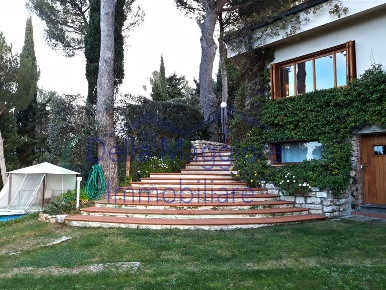 Foto Villa singola a Livorno Montenero Basso - Montenero Alto di 560 m²