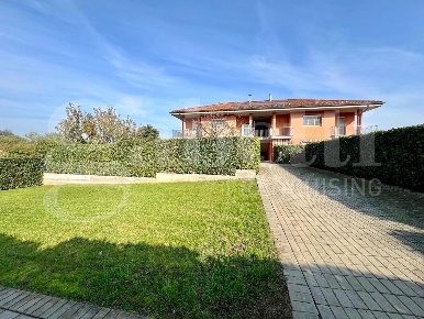 Foto Appartamento in Boetti, Sommariva del Bosco di 100 m² con 4 locali