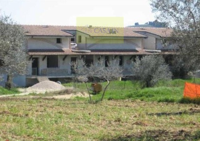 Foto Villa a schiera in Provinciale 75 0, Collecorvino di 240 m² in vendita