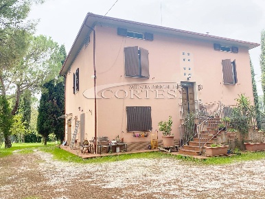 Foto Villa bifamiliare a Corinaldo di 260 m² con 12 locali in vendita