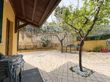 Foto Appartamento a San Costanzo di 75 m² con 3 locali in vendita
