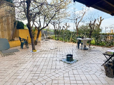 Foto Appartamento a San Costanzo di 75 m² con 4 locali in vendita