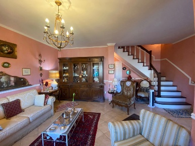 Foto Villa a schiera in Via Lanno snc, Vasanello di 280 m² con 5 locali