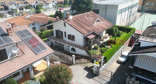 Foto Villa bifamiliare in CANONICO, Airasca di 350 m² in vendita