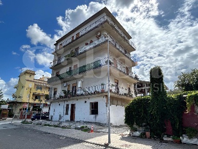 Foto Appartamento in Via del Mare 29, Saponara di 106 m² con 3 locali