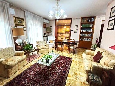 Foto Appartamento in Via B. Croce snc, Vasanello di 120 m² con 5 locali