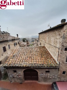 Foto Appartamento a Casole d'Elsa di 134 m² con 6 locali in vendita