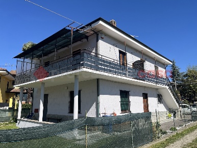 Foto Villa unifamiliare in Colombini, San Secondo di Pinerolo di 200 m²