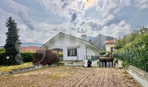 Foto Villa singola in Manzoni, Sangano di 400 m² con 5 locali in vendita