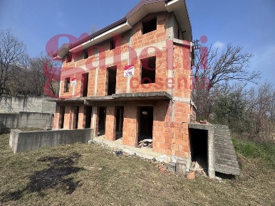 Foto Villa bifamiliare in Via Marano Marchesato Via Acqua Sulfurea snc,