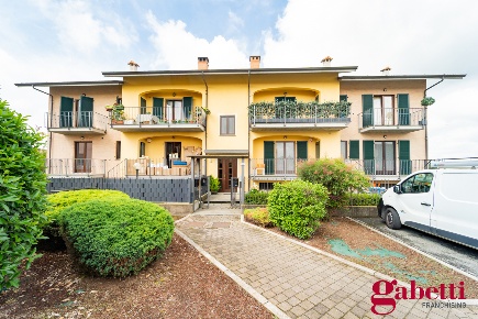 Foto Appartamento in Via Galvagno 11, Marene di 110 m² con 4 locali