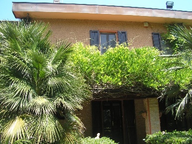 Foto Villa unifamiliare a Fauglia di 300 m² con 10 locali in vendita