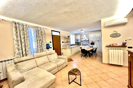 Foto Appartamento a Montaione di 107 m² con 5 locali in vendita