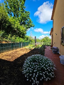 Foto Villa unifamiliare a Fauglia di 105 m² con 6 locali in vendita