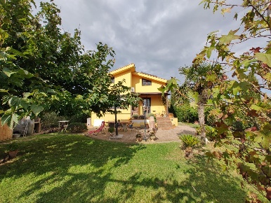 Foto Casa indipendente a Fauglia di 100 m² con 4 locali in vendita