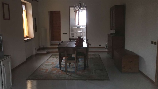 Foto Appartamento a Casole d'Elsa di 97 m² con 5 locali in vendita