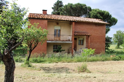 Foto Casa indipendente a Casole d'Elsa di 241 m² con 8 locali in vendita