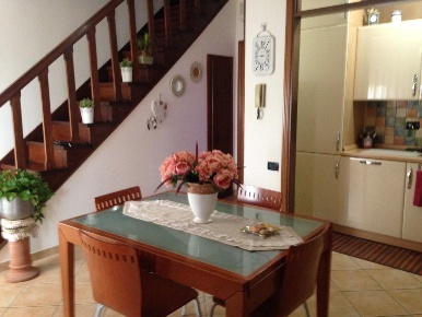 Foto Appartamento a Casole d'Elsa di 90 m² con 4 locali in vendita