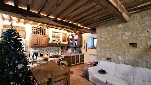 Foto Appartamento a Casole d'Elsa di 110 m² con 5 locali in vendita