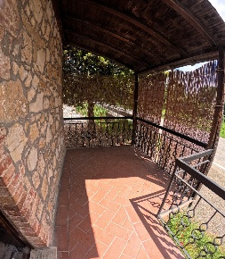Foto Appartamento a Casole d'Elsa di 110 m² con 4 locali in vendita