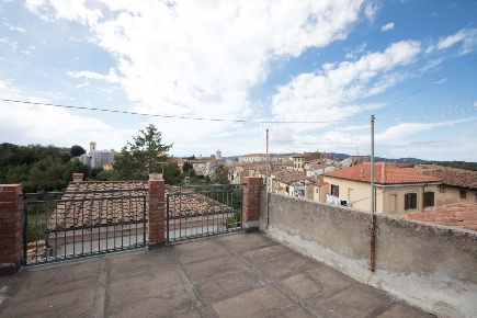 Foto Appartamento a Fauglia di 244 m² con 10 locali in vendita