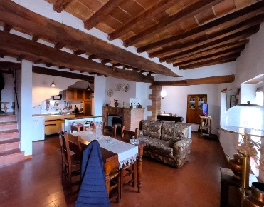 Foto Appartamento a Casole d'Elsa di 75 m² con 4 locali in vendita