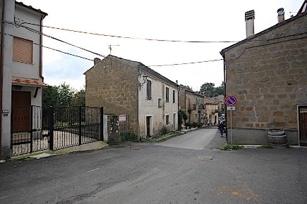 Foto Villa bifamiliare a Sorano di 100 m² con 6 locali in vendita