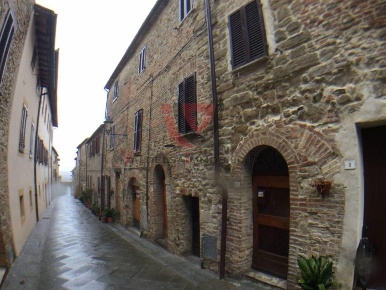 Foto Appartamento a Casole d'Elsa di 101 m² con 5 locali in vendita