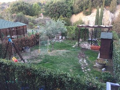 Foto Appartamento a Casole d'Elsa di 130 m² con 5 locali in vendita
