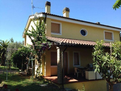 Foto Villa unifamiliare in VIA FRATTE GRANDI 1, Colonnella di 275 m²
