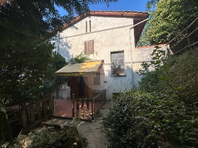 Foto Villa unifamiliare in fagno, Marliana di 160 m² in vendita