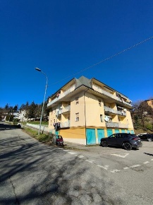 Foto Appartamento in Via Pace, Montese di 90 m² con 3 locali in vendita